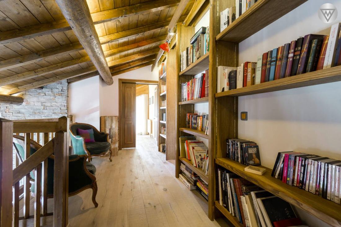 Bibliothèque, mezzanine